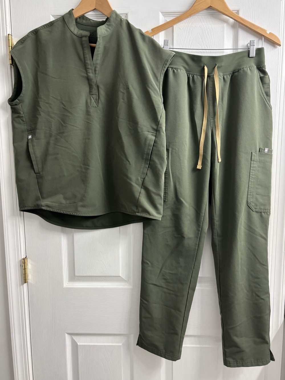 Figs Scrub Set Moss Green Womens XS/M Rafaela Top High Waisted Yola Pants
